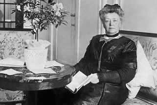 Miloval ji Nobel, obdivoval Masaryk. Češka z návrhu nových unijních bankovek